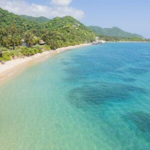 mar de colores y aguas tranquilas