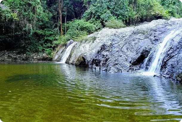 Quebrada Valencia y Buritaca